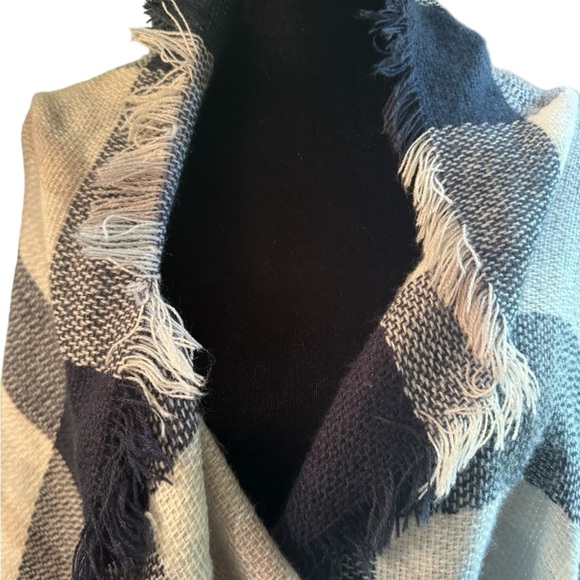 Large checkered scarf, black/white. - Picture 3 of 6